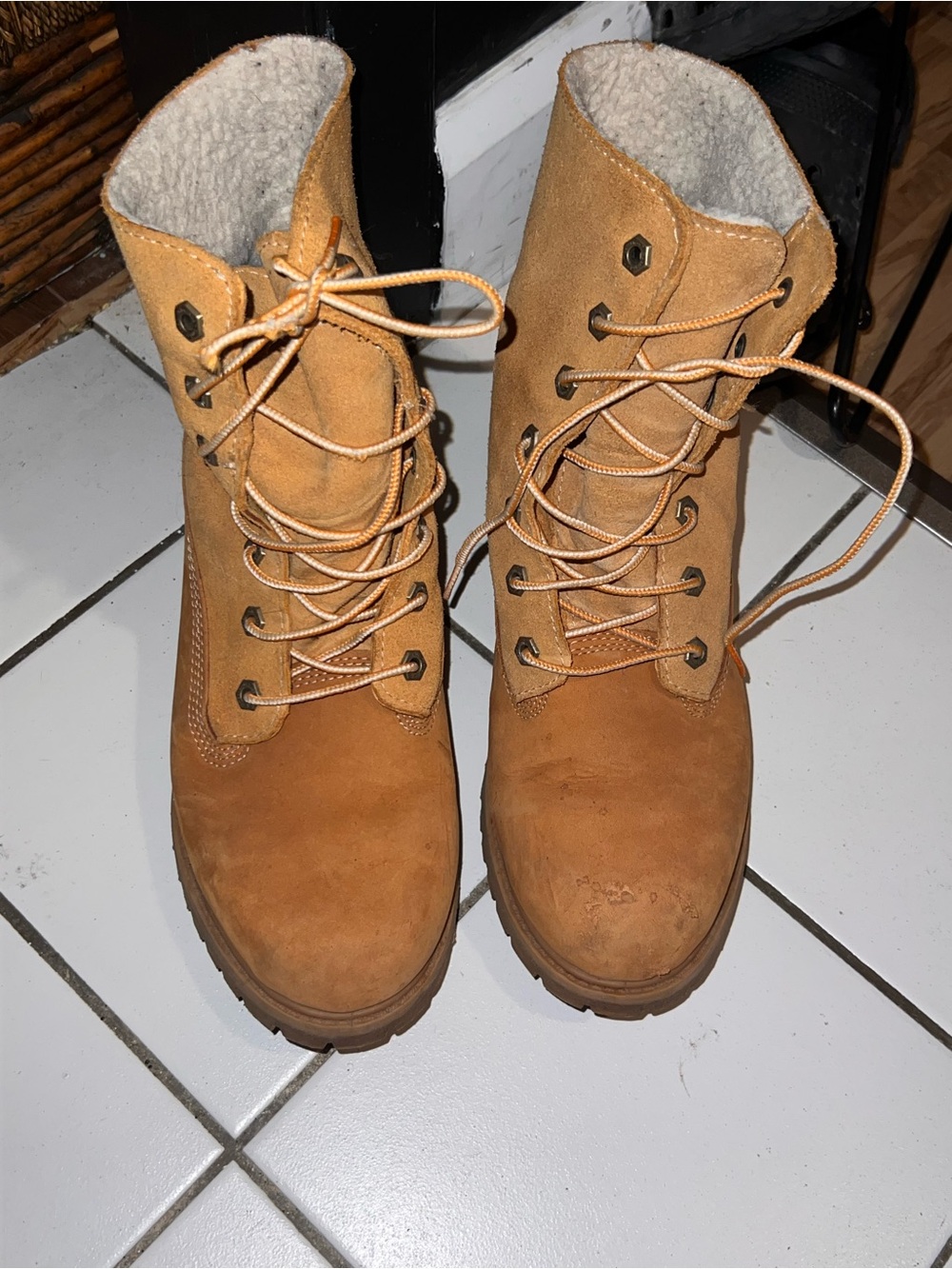 Timberland Women's Lace-Up Shearling-Lined Tan Suede Boots